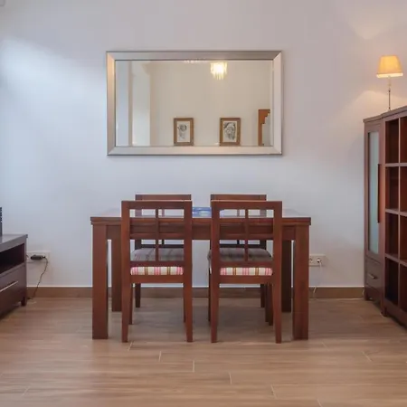 Apartment Av Menendez Valdes 3 *