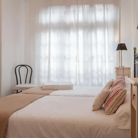 Av Menendez Valdes 3 Apartment